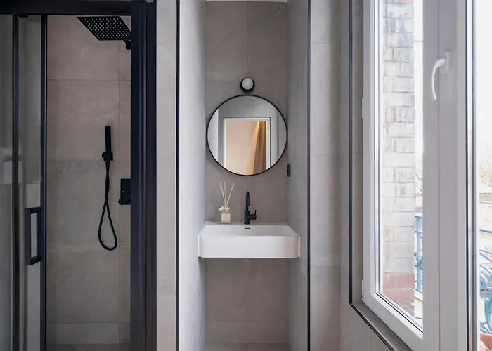 Charming Studio In Pantin
